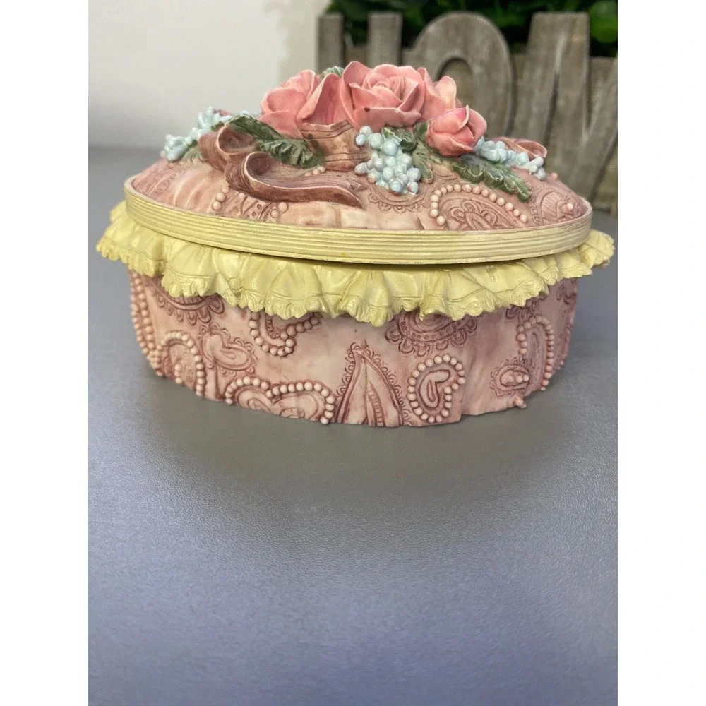 The San Francisco Music Box Company oval music